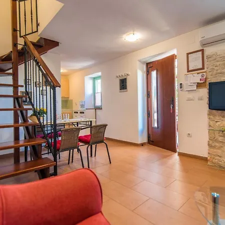 Tatil Evi Casa Gianni Valbandon - Pets Friendly Fondole