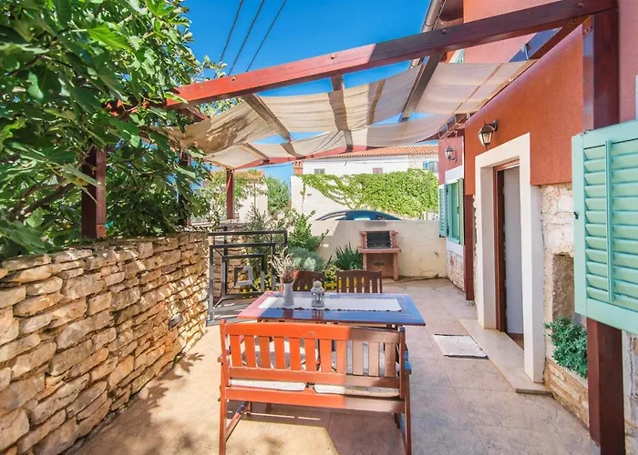 Casa Gianni Valbandon - Pets Friendly Fondole